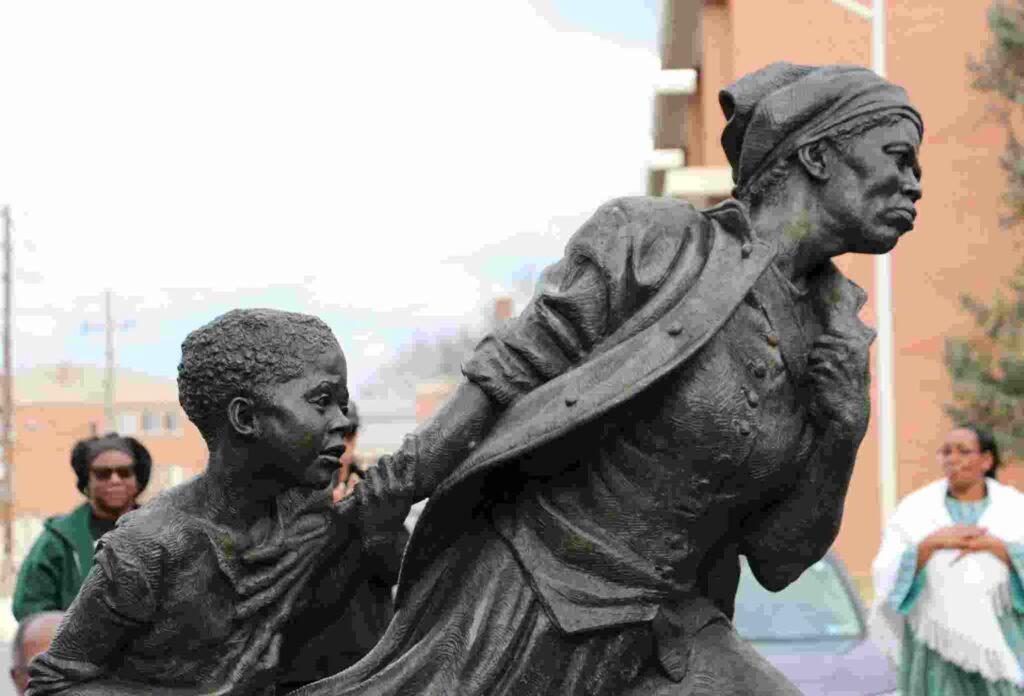 Harriet Tubman sculpture unveiled in southeast Lancaster