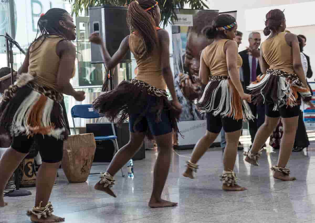 spotcovery-moribo-wa-afrika-musical-dance-group-celebrate-africa-day-in-dublin