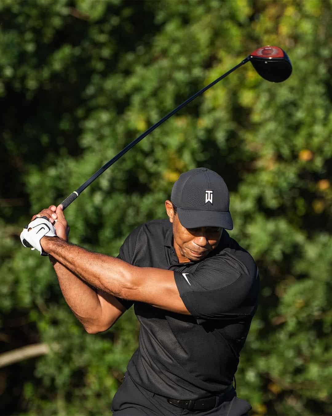 tiger-woods-taking-a-swing