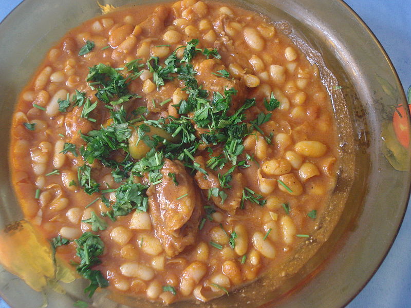 spotcovery-bean-stew-with-parsley-how-to-cook-loubia