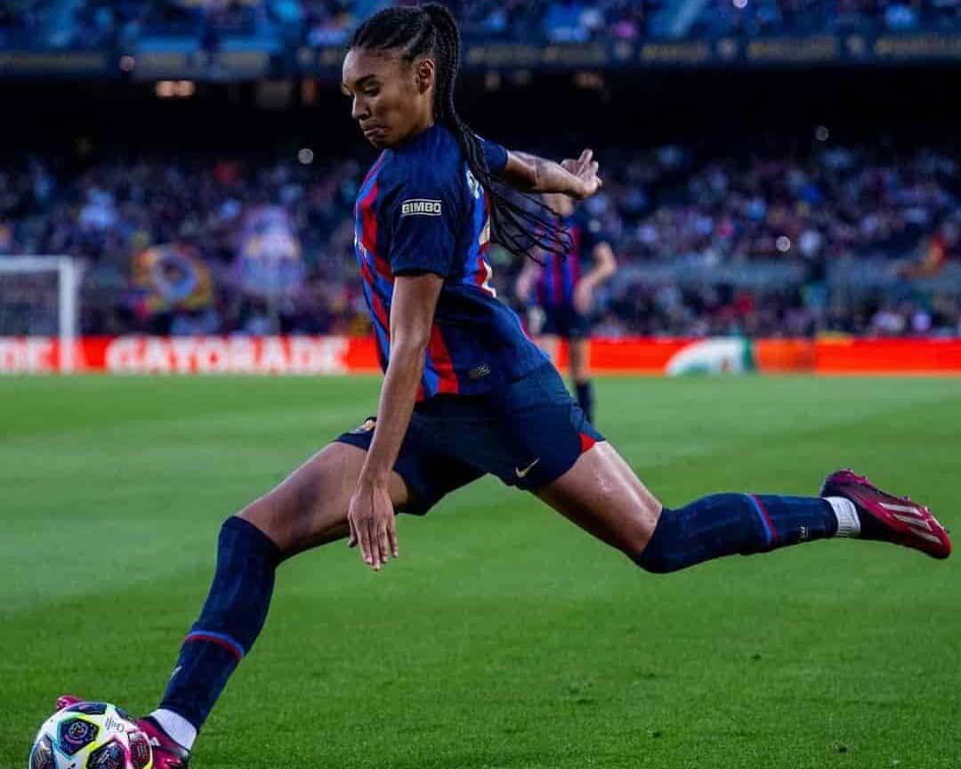 spotcovery-salma-paralluelo-playing-barcelone-femeni-teenage-sprinter-turned-footballer-making-waves-in-womens-football