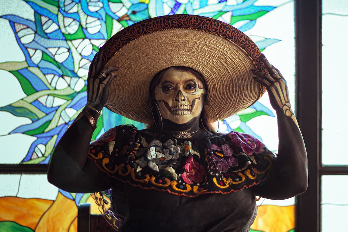 spotcovery-woman-in-catrina-costume-unveiling-the-hidden-story-afro-mexicans-and-the-struggle-for-visibilty