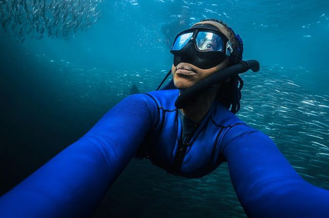 spotcovery-zandile-ndhlovu-beneath-the-ocean-zandile-ndhlovu-south-africas-first-black-african-freediving-instructor