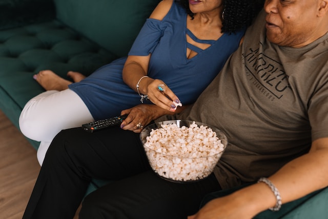 spotcovery-watching-television-and-eating-popcorn-seven-incredible-african-american-christmas-movies-to-inspire-you