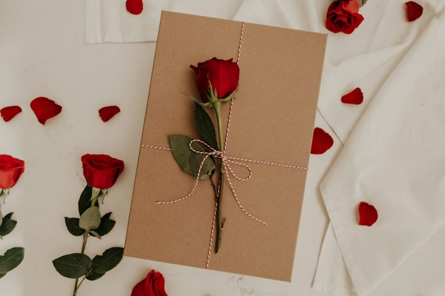 spotcovery-a-box-with-a-rose-on-top-and-on-the-side-why-your-valentine’s-plans-could-fail-and-ruin-your-day