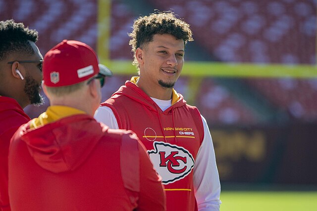 spotcovery-patrick-mahomes-net-worth-how-much-the-leading-nfl-quarterback-makes