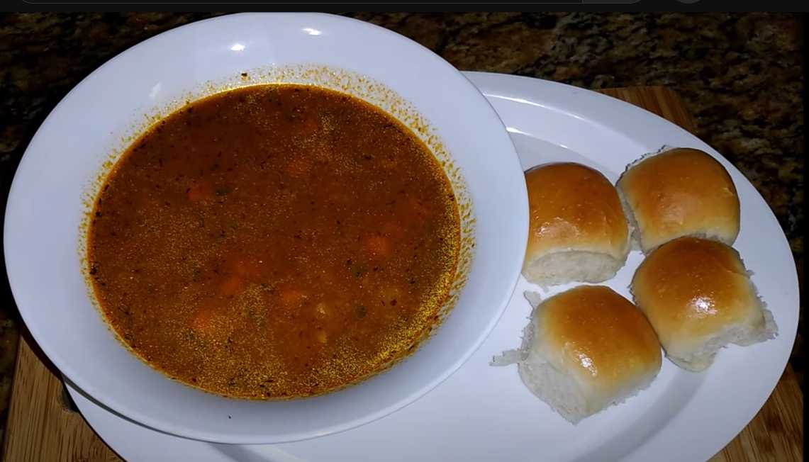 spotcovery-vegetable-soup-with-bread-conch-chowder