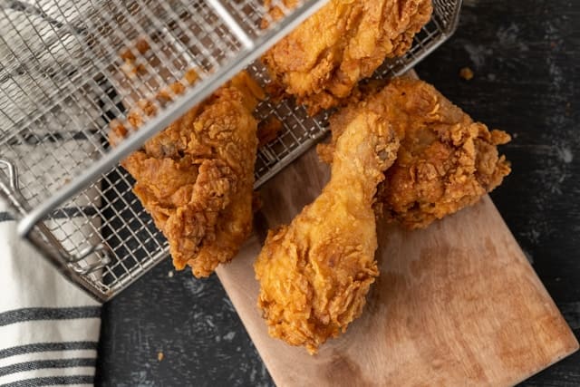 spotcovery--pieces-of-fried-chicken-explore-best-soul-food-restaurants-in-baltimore-maryland